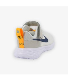 Nike Revolution 6