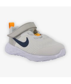 Nike Revolution 6