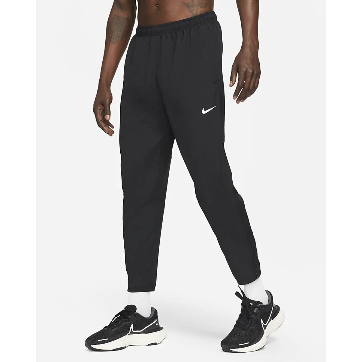 Nike DD4894-010 Dri-FIT Challenger