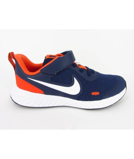 Nike Revolution